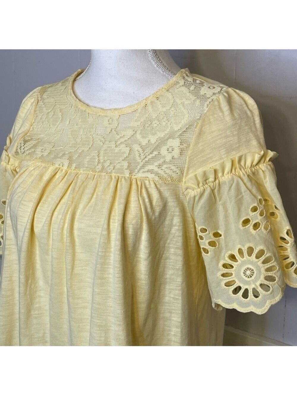 Cottage core top, yellow peasant blouse, lace, ruffles - Picture 8 of 14